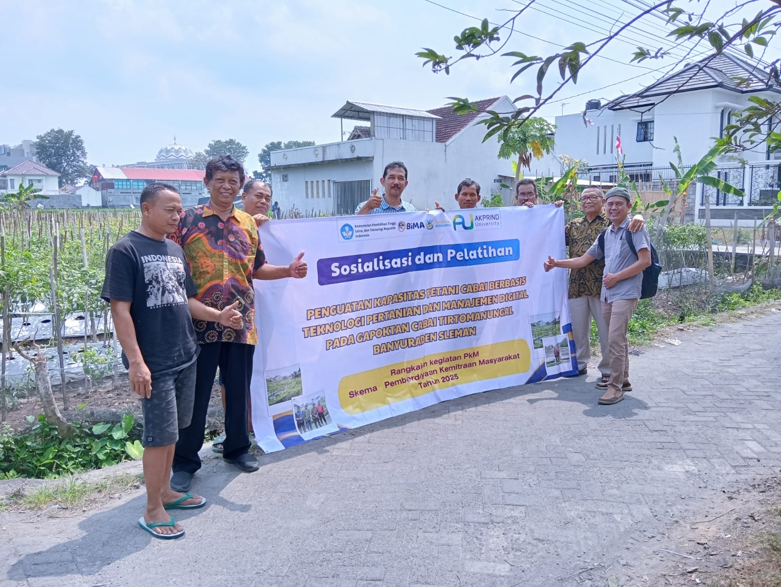 Penguatan Kapasitas Petani Cabai Berbasis Teknologi Pertanian dan Manajemen Digital pada Gapoktan Cabai Tirtomanungal Banyuraden Sleman